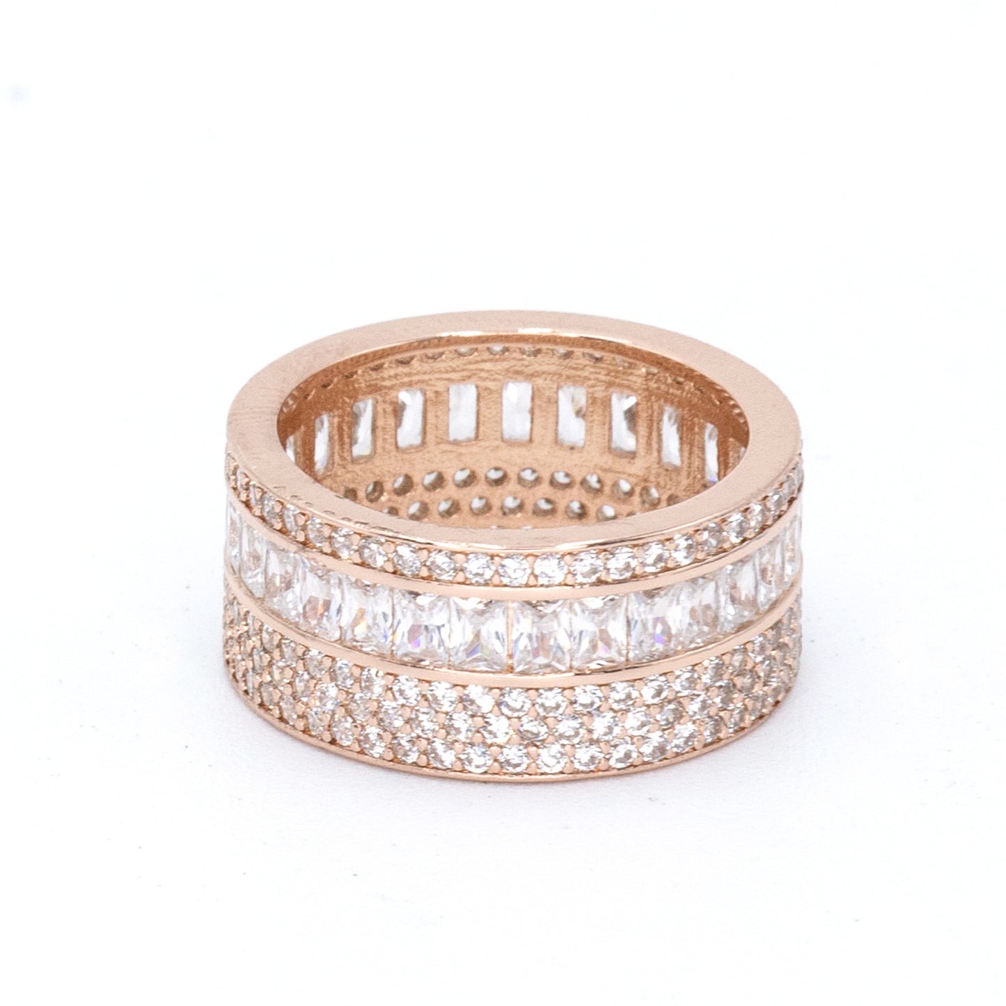 Thick pave band